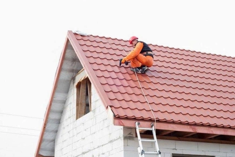 Biện pháp thi công lợp mái tôn an toàn và hiệu quả