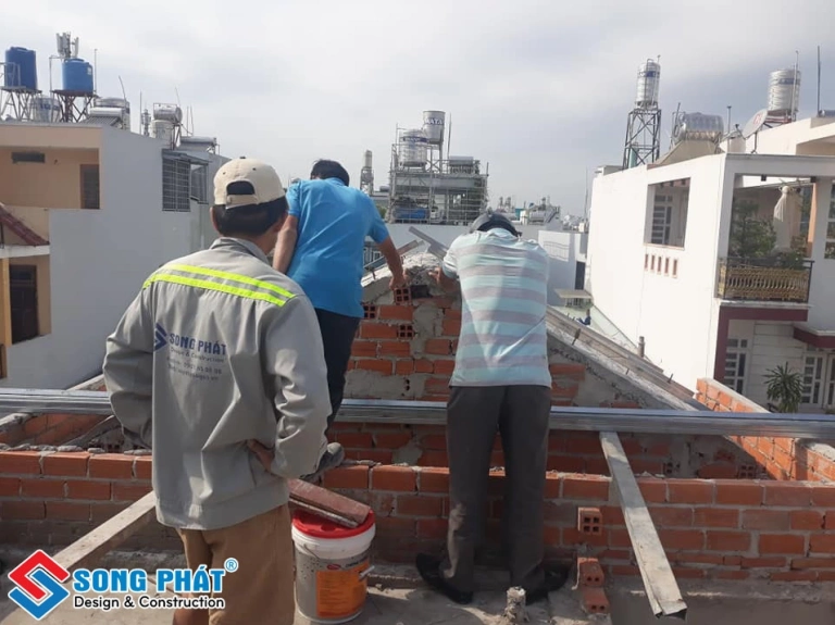 So sánh mái tôn và mái bằng: Lựa chọn nào phù hợp cho ngôi nhà bạn năm 2026